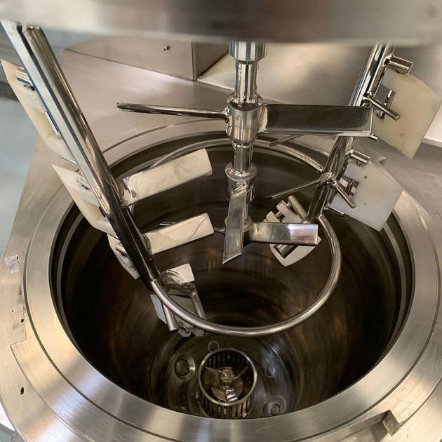 Cuve mélangeuse en inox vide
